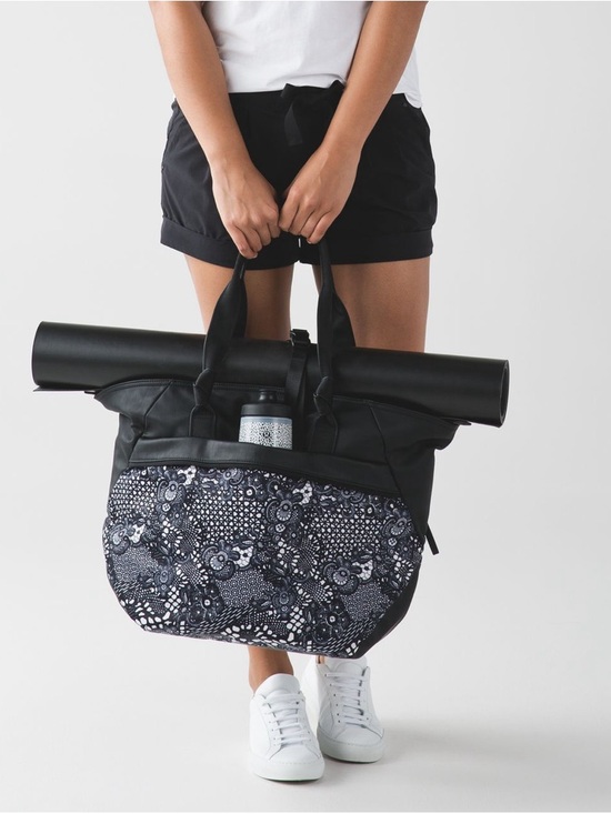 NWT Lululemon Athletica Everything Bag Black Tote Bag | PLWB - Picture 17 of 17